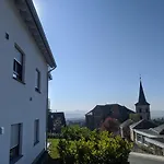 Pellenzblick - Wohnen Auf Zeit - Appartement