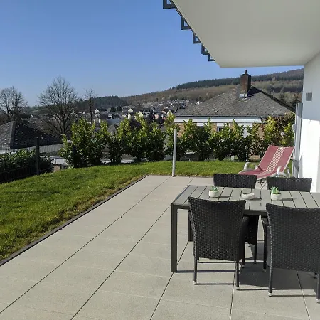 Apartment Pellenzblick - Wohnen Auf Zeit -