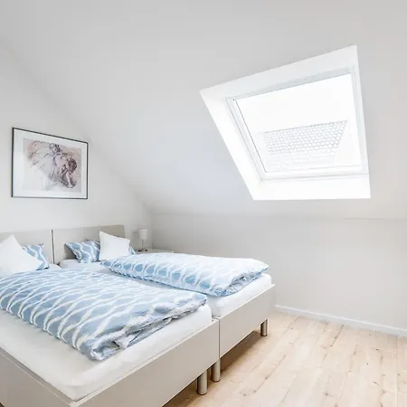 Pellenzblick - Wohnen Auf Zeit - *