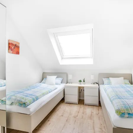 Pellenzblick - Wohnen Auf Zeit - Apartamento