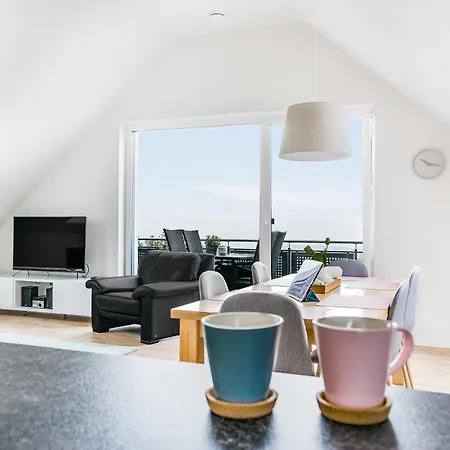 Pellenzblick - Wohnen Auf Zeit - *