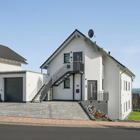 Pellenzblick - Wohnen Auf Zeit - *