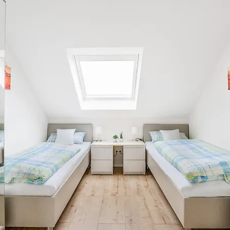 Pellenzblick - Wohnen Auf Zeit - *