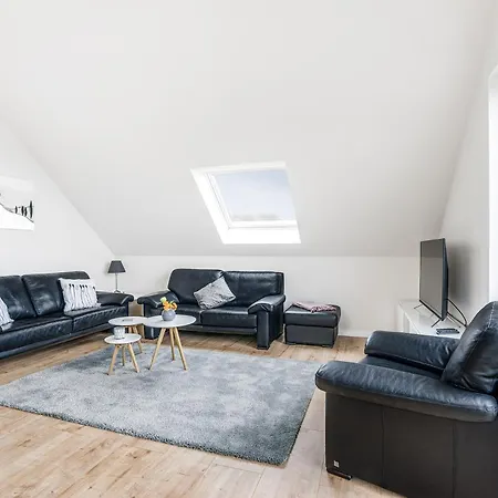 Pellenzblick - Wohnen Auf Zeit - Appartement