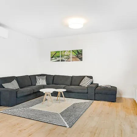 Pellenzblick - Wohnen Auf Zeit -