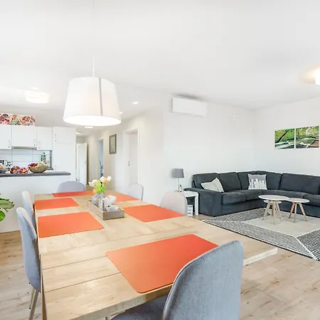 Pellenzblick - Wohnen Auf Zeit - *