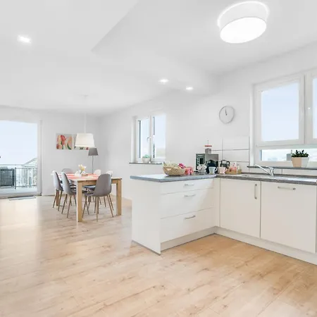 Appartement Pellenzblick - Wohnen Auf Zeit - *