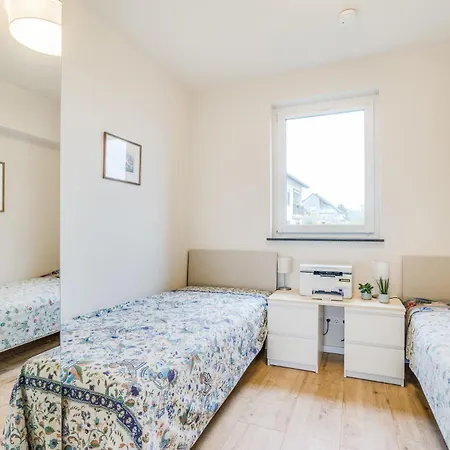 Pellenzblick - Wohnen Auf Zeit - *