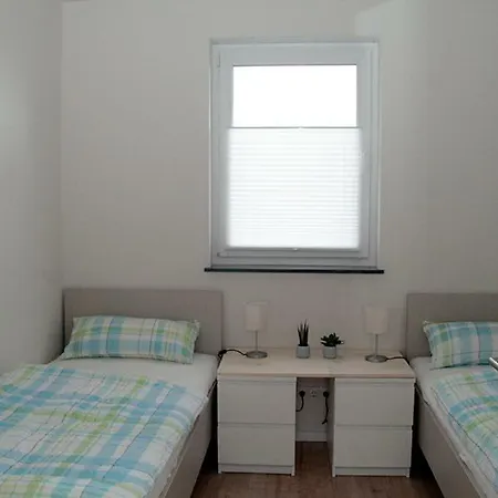 Pellenzblick - Wohnen Auf Zeit - Apartment *