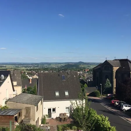 Pellenzblick - Wohnen Auf Zeit -