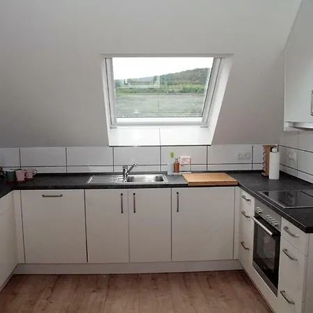 Pellenzblick - Wohnen Auf Zeit - Apartment