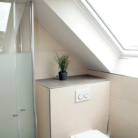 Apartment Pellenzblick - Wohnen Auf Zeit - *