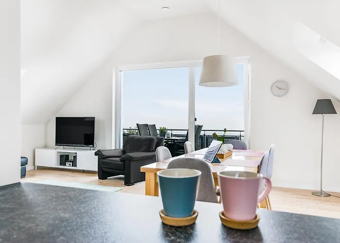 Pellenzblick - Wohnen Auf Zeit - *