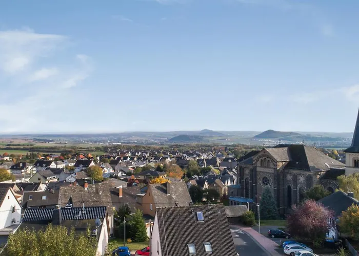 Apartament Pellenzblick - Wohnen Auf Zeit -