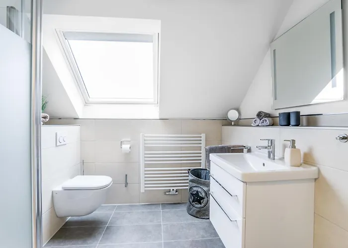 Pellenzblick - Wohnen Auf Zeit - Apartament