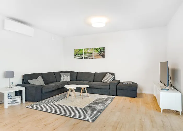 Pellenzblick - Wohnen Auf Zeit -