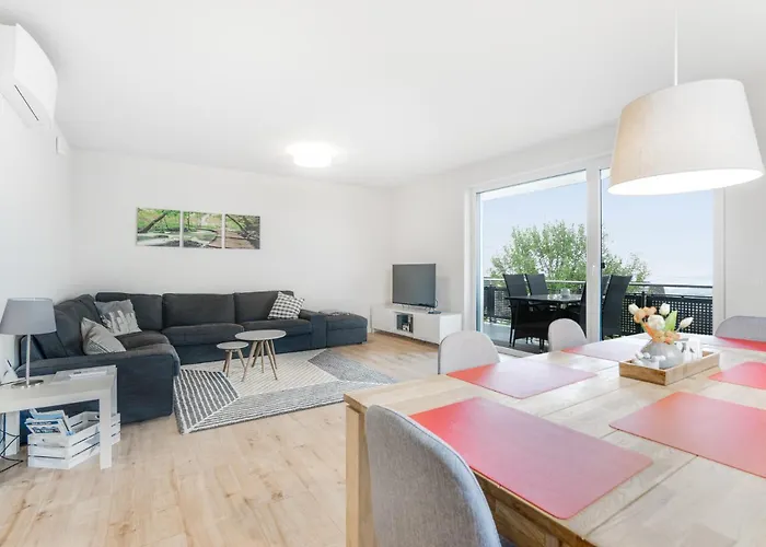 Apartament Pellenzblick - Wohnen Auf Zeit -