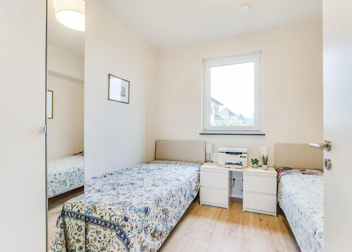 Pellenzblick - Wohnen Auf Zeit - *